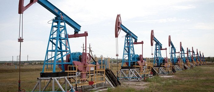 Нефть Brent стремится к отметке $53 за баррель