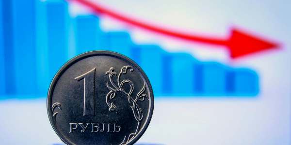 Рубль валится с новой силой, цены на нефть опускаются в среду, накопительный компонент пенсии хотят отменить – дайджест Fomag.ru