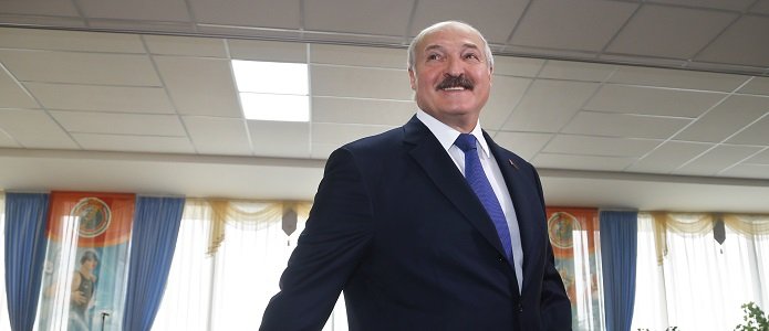 Лукашенко выигрывает президентскую гонку с 83,49% голосов