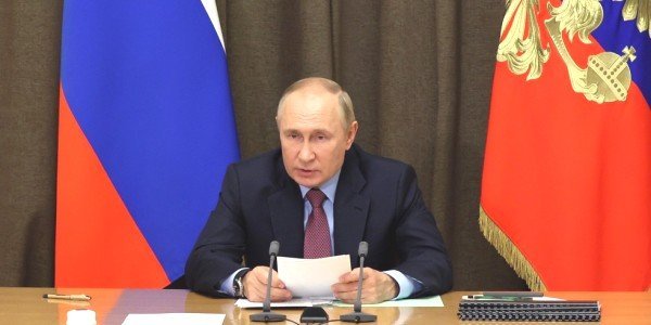 Путин подписал указы о признании ДНР и ЛНР