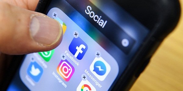 Уход основателей Instagram негативен для Facebook