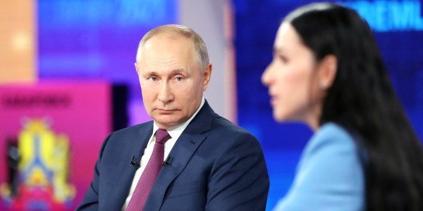 Путин про выплаты первоклассникам, про своего преемника и о пользе «Колобка»