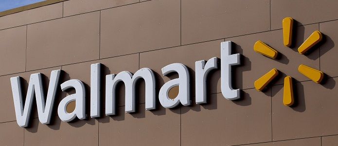 Wal-Mart подвели сильный доллар и … щедрость