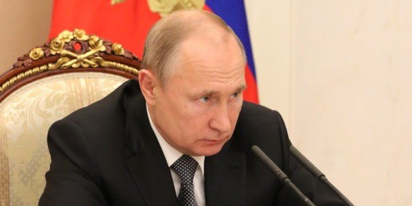 Путин приостановил договор о ракетах средней и малой дальности, сбой в WhatsApp, Instagram и Facebook – дайджест FO