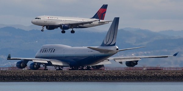Какие проблемы у United Airlines и других авиакомпаний
