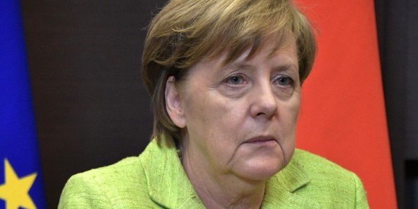 Трамп сделал Меркель неожиданное предложение, глава Total о нефти по $100 за баррель – дайджест FO