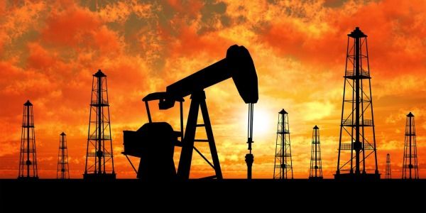 СПбМТСБ готовит запуск торгов фьючерсами на нефть Urals в конце ноября