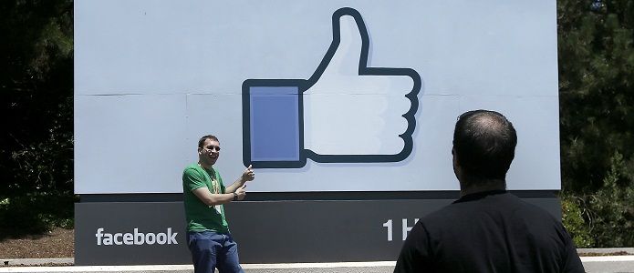 Facebook: покупать или продавать?