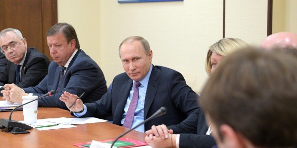 Путин про стабильность курса рубля, дивиденды «Роснефти» могут достичь 64% от прибыли: дайджест FO