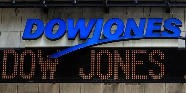 У индекса Dow Jones худший момент за восемь лет