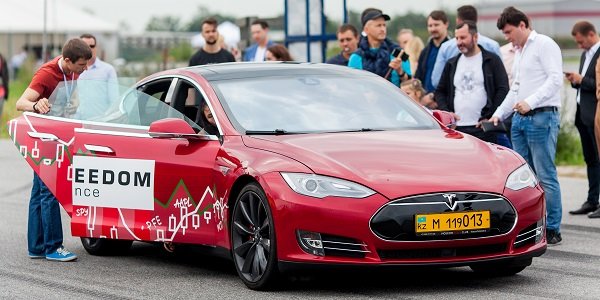 «Фридом Финанс» устроил Tesla-тур для своих клиентов