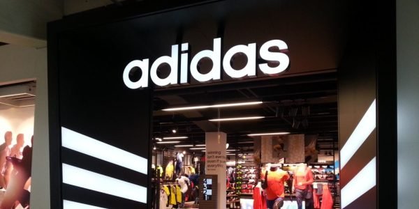 Акции Adidas, Bayer, Deutsche Boerse теперь доступны на Санкт-Петербургской бирже