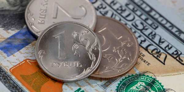 Поддерживает ли ЦБ рубль за счет золотовалютных резервов