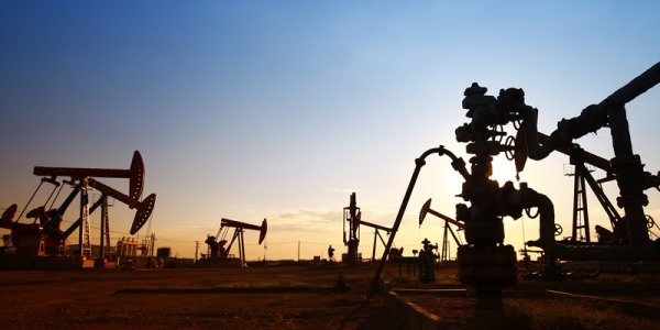 Нефть борется за уровень в $70 за баррель