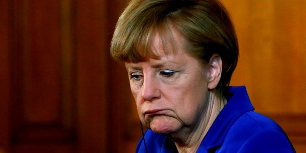 Четвертый срок Меркель оказался под угрозой, ФБР и Минюст США не смогли подтвердить обвинения о связях окружения Трампа с Россией – дайджест FO