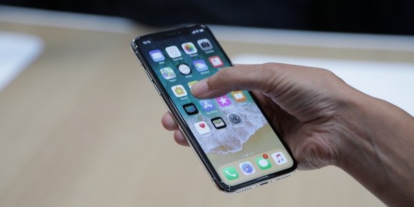 Apple осталось 11% до капитализации в $1 трлн