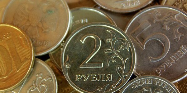 Рубль под давлением, несмотря на налоговые выплаты