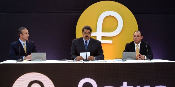 Правительство Венесуэлы переводит пенсии в криптовалюту El Petro, что произошло с биткоином, эфириумом и Ripple за 24 часа