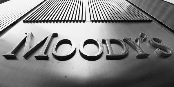 Moody&#39;s изменило прогноз по рейтингу Великобритании на «негативный»