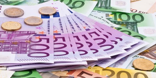 Внутридневная аномалия замечена в паре евро-рубль на Мосбирже