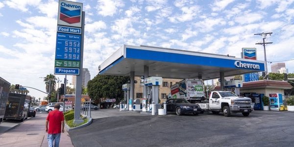 Цены на бензин в Калифорнии установили новый рекорд