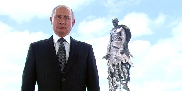 Путин обратился к россиянам перед основным днем голосования