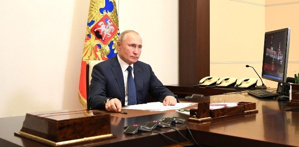 Путин заявил о развертывании миротворческого контингента в Нагорном Карабахе, рубль отметился на семинедельном максимуме к доллару – дайджест Fomag.ru