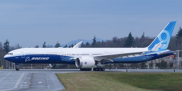 Какие события привели к росту акций Boeing на 14%
