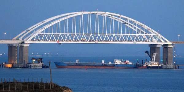Конфликт с украинскими кораблями из-за попытки нарушить границу России, Роскомнадзор намерен оштрафовать Google – дайджест FO