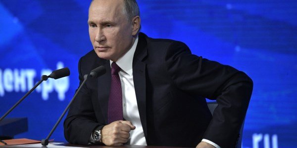 Зачем повысили пенсионный возраст, запрет хождения доллара, рост тарифов ЖКХ – отвечает Владимир Путин
