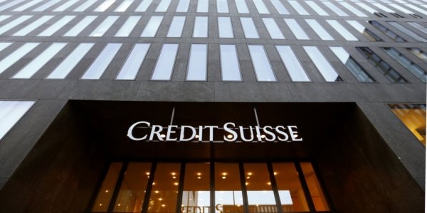Credit Suisse сокращает объемы OTC-торговли деривативами