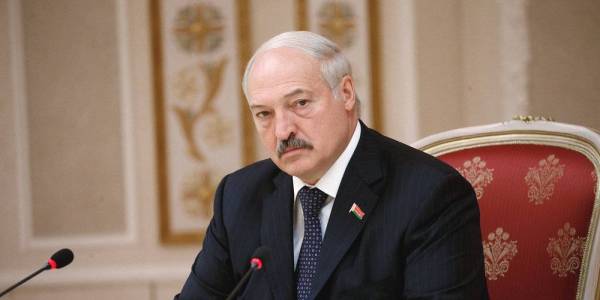 США не признали Лукашенко президентом Белоруссии, Сбербанк объявит о масштабной трансформации – дайджест Fomag.ru