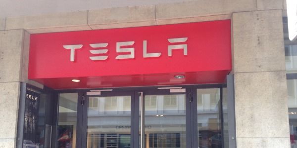 Tesla намерена купить производителя солнечных энергосистем SolarCity