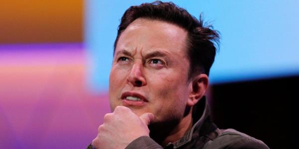 Почему Илон Маск хочет продать 10% акций Tesla