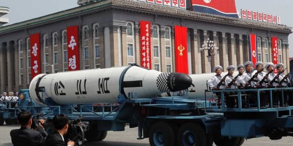 Северная Корея провела запуск ракет, способных достигнуть США, Москва предложила Вашингтону прекратить преследование российских СМИ – дайджест FO