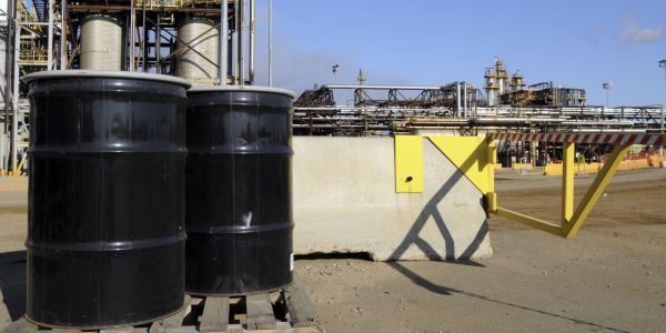 Рост на фондовом рынке в Нью-Йорке помог нефти восстановиться 