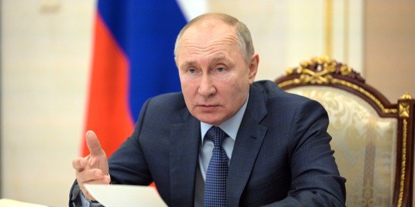 Путин указал на «истерику и неразбериху» на топливных рынках, акции Facebook восстанавливаются после сбоя в WhatsApp – дайджест Fomag.ru