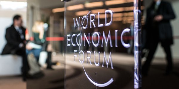 В Давосе начинает работу Всемирный экономический форум, «Дикси», «Красное и белое» и «Бристоль» решили объединиться – дайджест FO