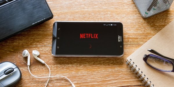 Сложный выбор между Netflix и Amazon