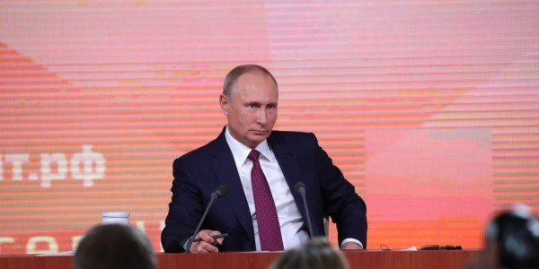 Путин обсудил с Трампом проблемы КНДР, ЦБ назначил временную администрацию в Промсвязьбанк – дайджест FO