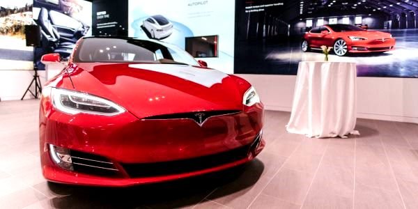 Tesla удвоила выручку, но чистый убыток оказался выше ожиданий