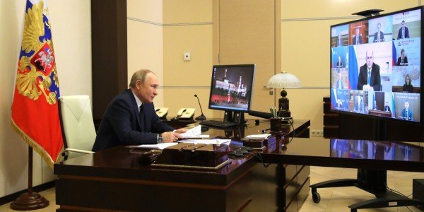 Путин поручил перейти на рубль в расчетах за газ с ЕС