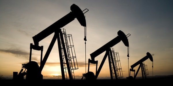 Нефть может двинуться выше диапазона $51-53 за баррель