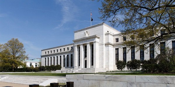 Как протоколы FOMC повлияли на ожидания инвесторов