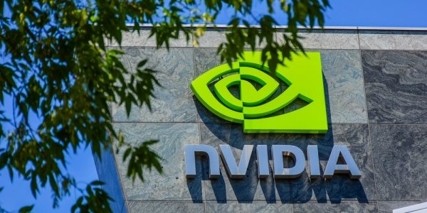 Почему акции Nvidia  упали на 25% в октябре 