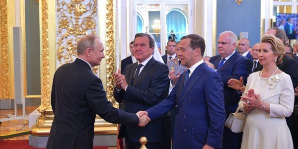 Путин перечислил национальные цели и задачи, Медведев выступил за повышение Силуанова – дайджест FO