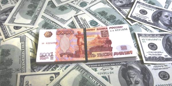 Геополитические риски помешали рублю расти вместе с нефтью