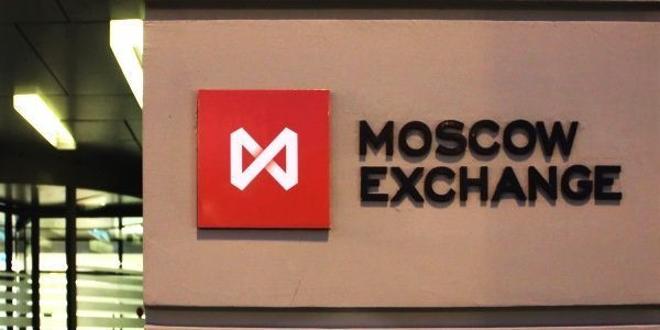 77 млрд рублей вложили в апреле инвесторы в ценные бумаги на Мосбирже