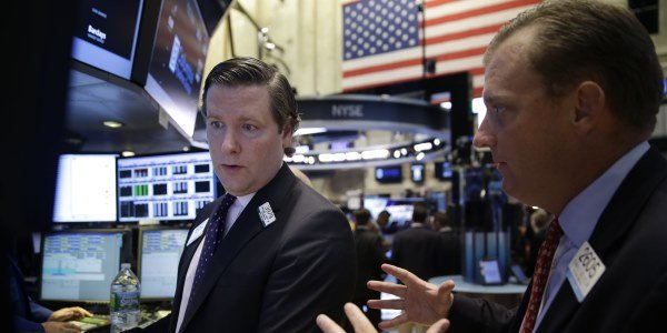 Индексу Dow Jones удалось выйти в незначительный плюс