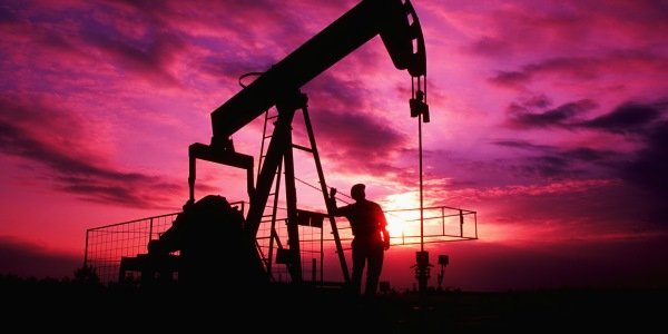 Нефть будет колебаться вблизи $54 за баррель